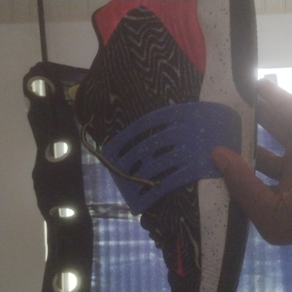 Shoe - Picture 4 of 4